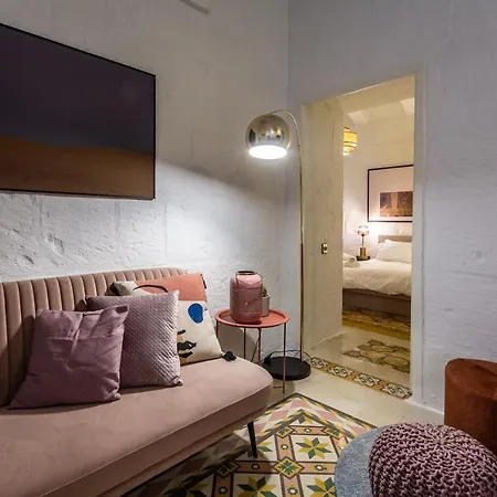 Impressive & Stylish Palazzino In Ddem1-3 Valletta