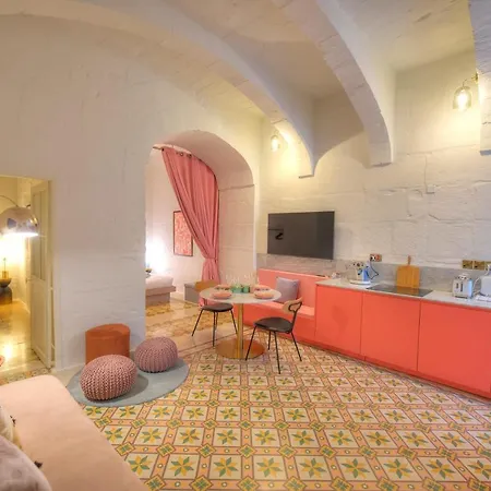 Impressive & Stylish Palazzino In Ddem1-3 * Valletta