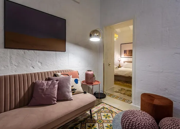 Impressive & Stylish Palazzino In Ddem1-3 Valletta