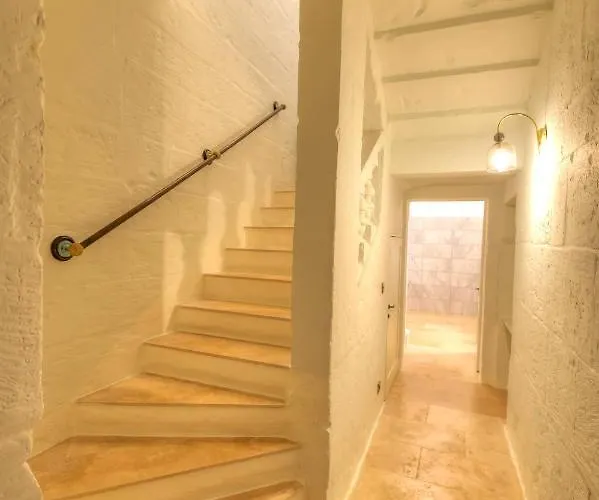 Impressive & Stylish Palazzino In Ddem1-3 Appartement