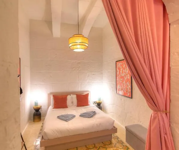 Impressive & Stylish Palazzino In Ddem1-3 * Valletta