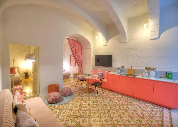 Impressive & Stylish Palazzino In Ddem1-3 * Valletta
