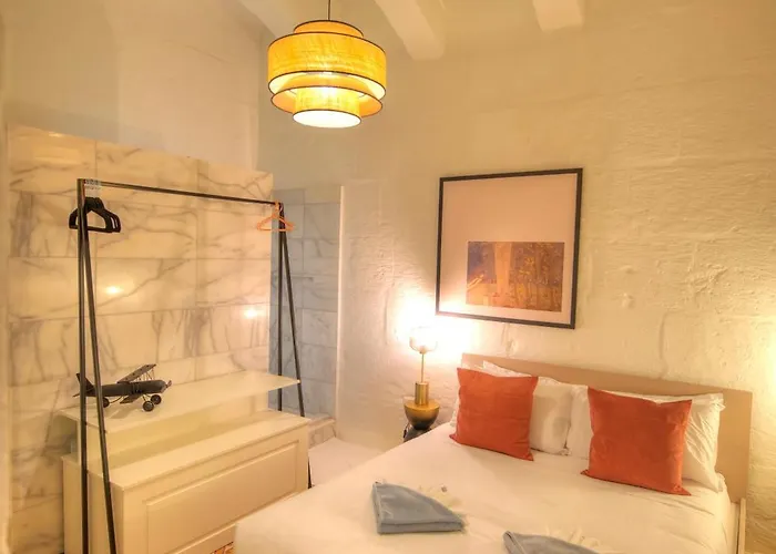 Impressive & Stylish Palazzino In Ddem1-3 Valletta