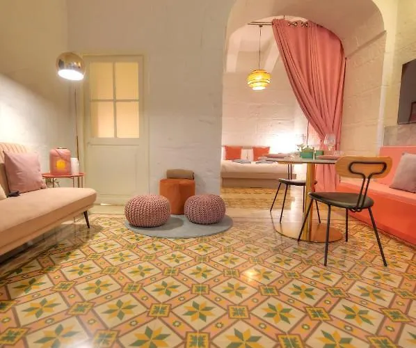 Impressive & Stylish Palazzino In Ddem1-3 * Valletta