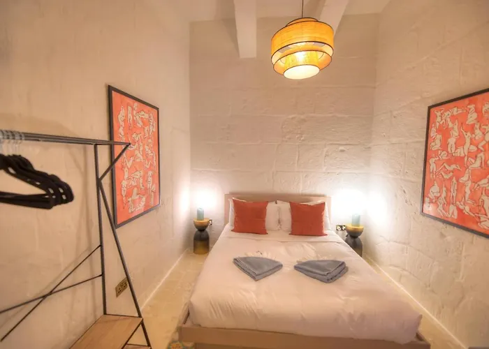 Impressive & Stylish Palazzino In Ddem1-3 *